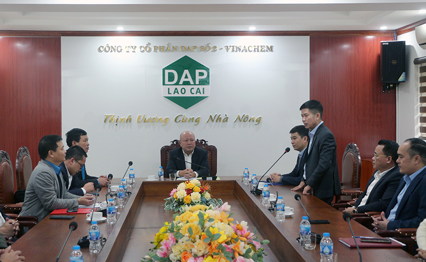 Đồng chí Bí thư Đảng ủy, Chủ tịch HĐTV Tập đoàn thăm và chúc Tết Công ty CP DAP số 2 – VINACHEM